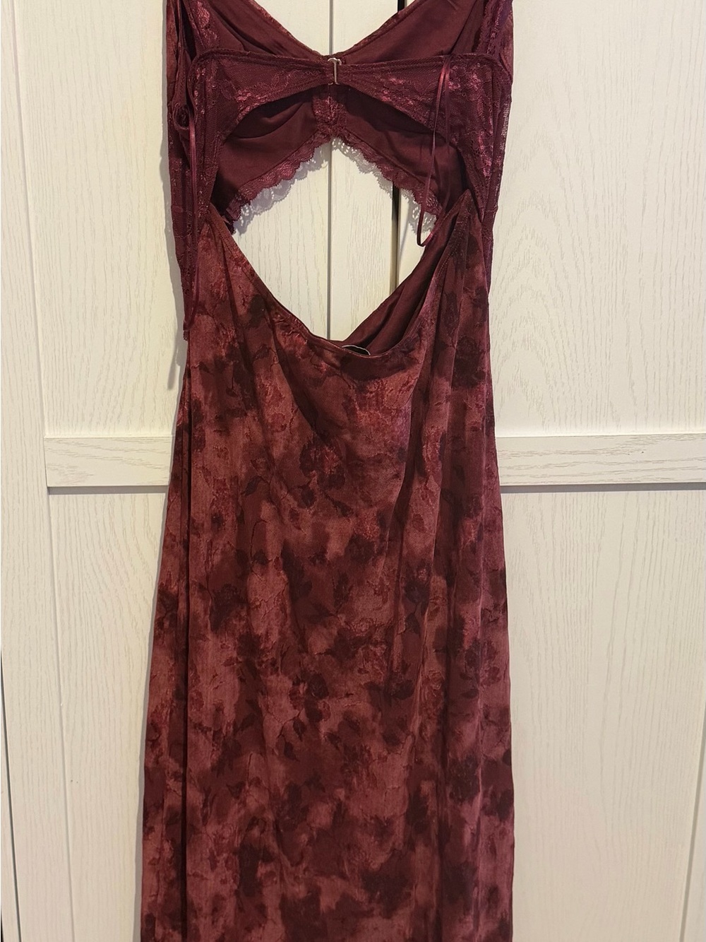 Vici Berry Cutout Midi Dress - Picture 9 of 9